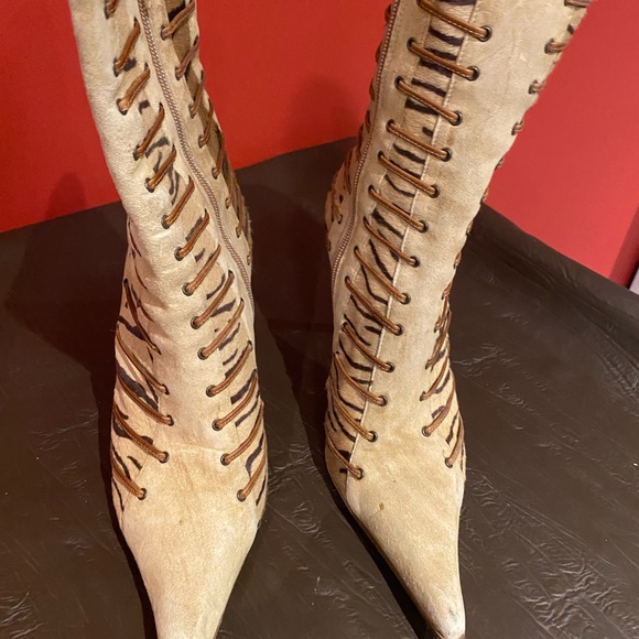 Suede boots - Picture 9 of 10